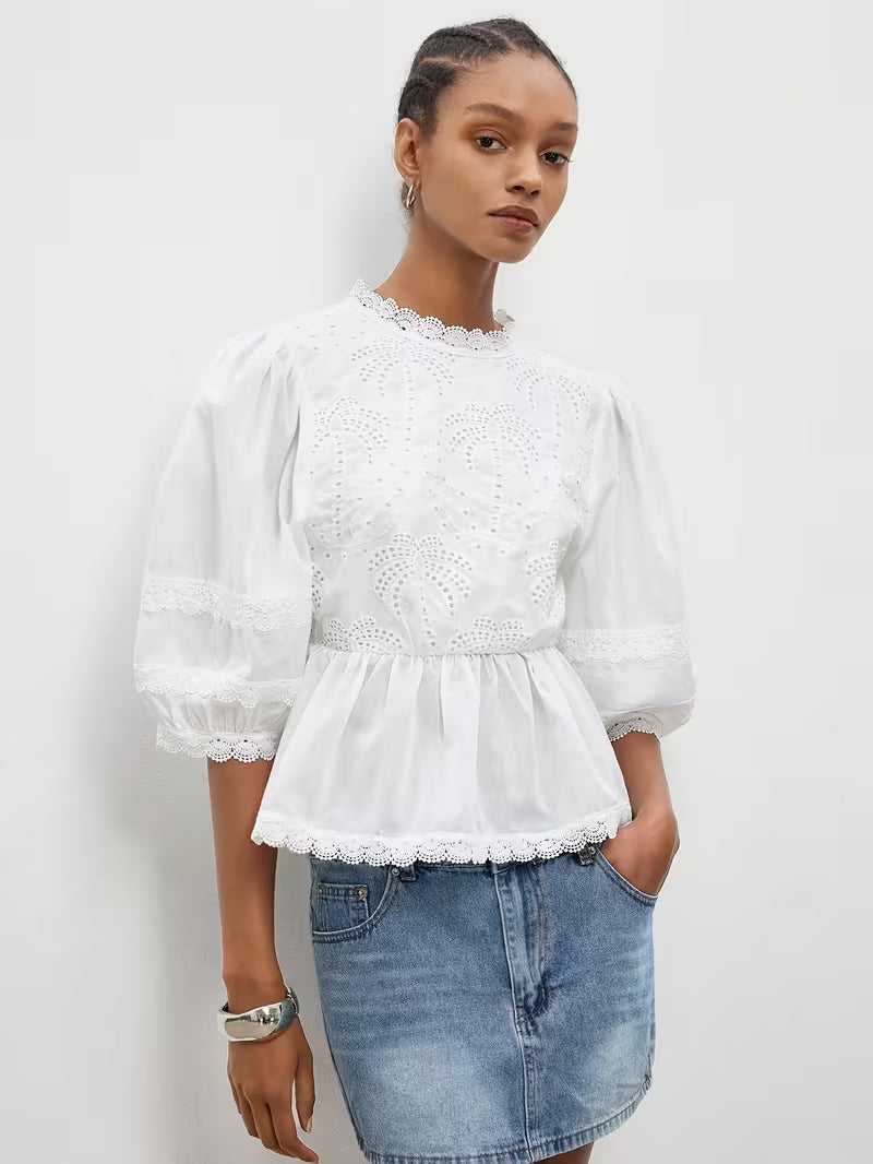 BLUSA CON RICAMO SANGALLO
