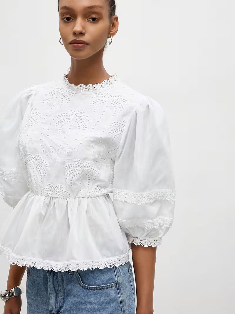 BLUSA CON RICAMO SANGALLO