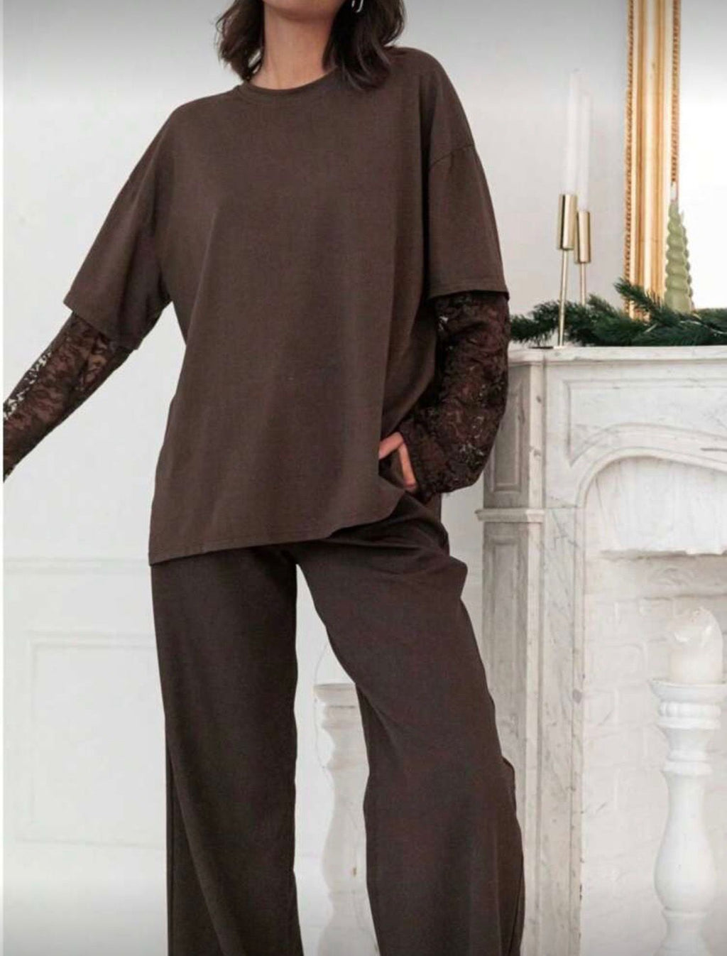 T-SHIRT CON MANICHE IN PIZZO