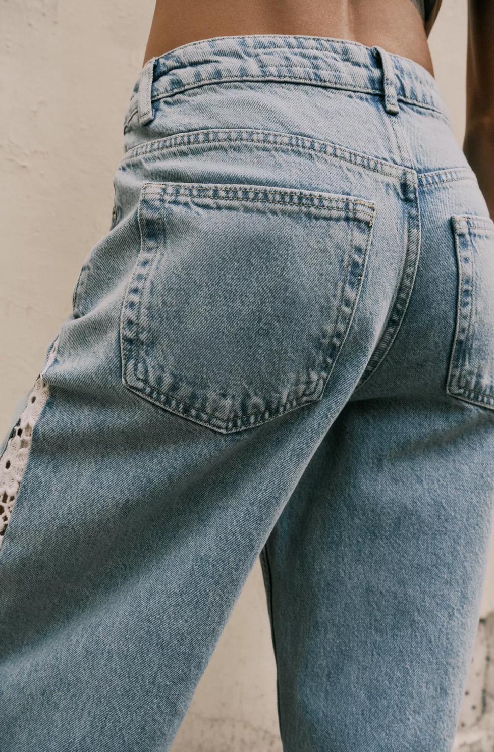 JEANS A VITA ALTA MOTIVO UNCINETTO