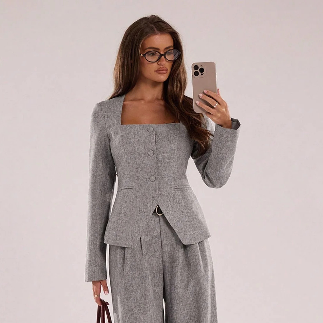 NUOVA • COLLEZIONE