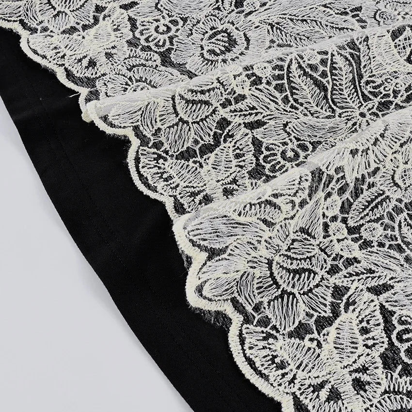 T-SHIRT NERA CON CANOTTA IN PIZZO