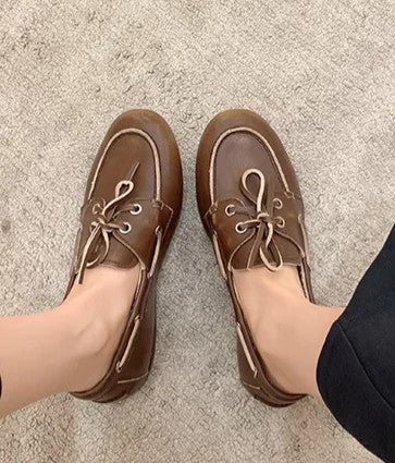 SCARPE BASSE CON LACCI