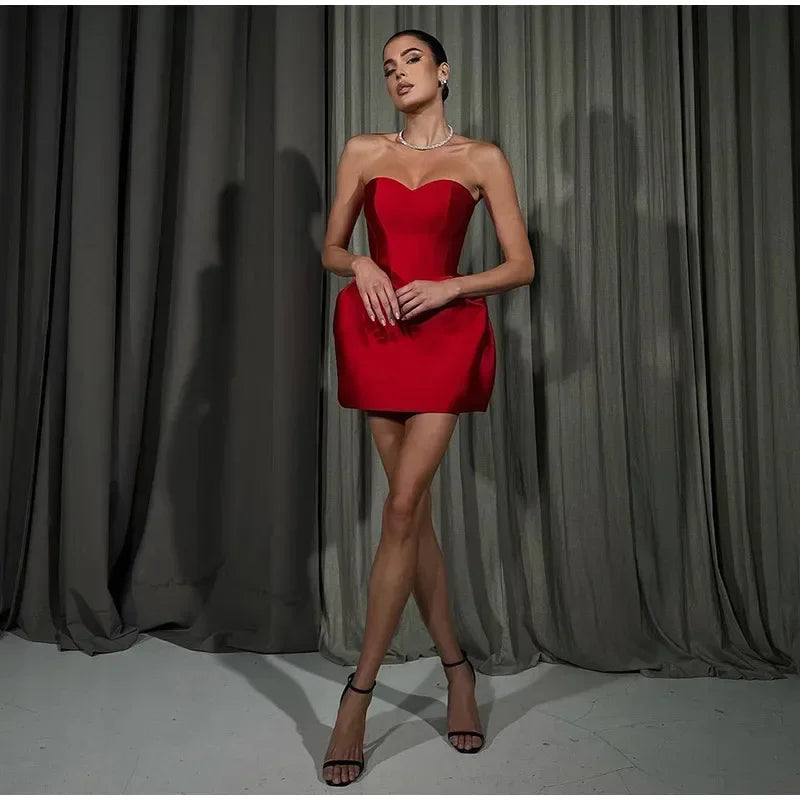 VESTITO SCOLLO A CUORE