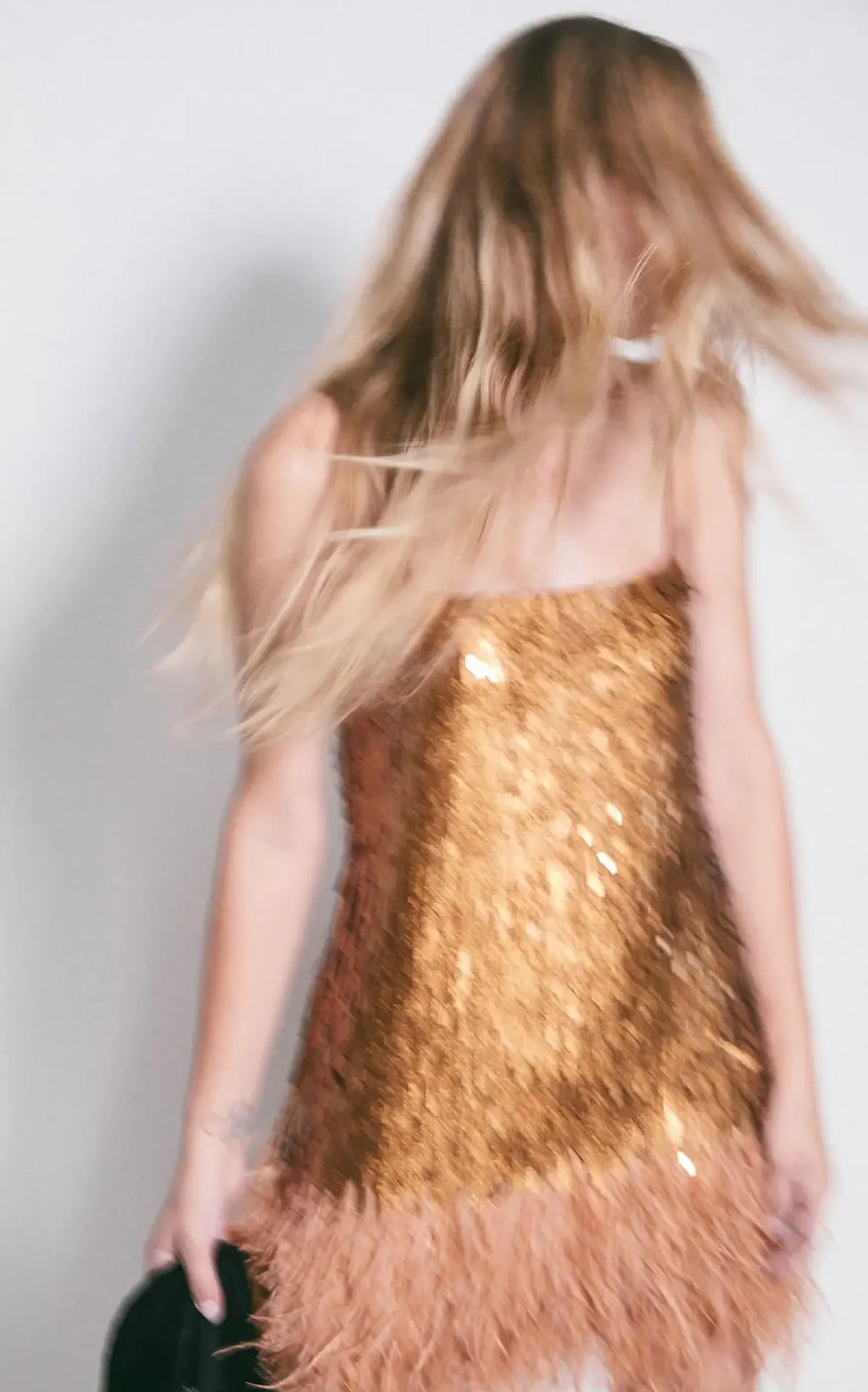 VESTITO PAILLETTES E PIUME