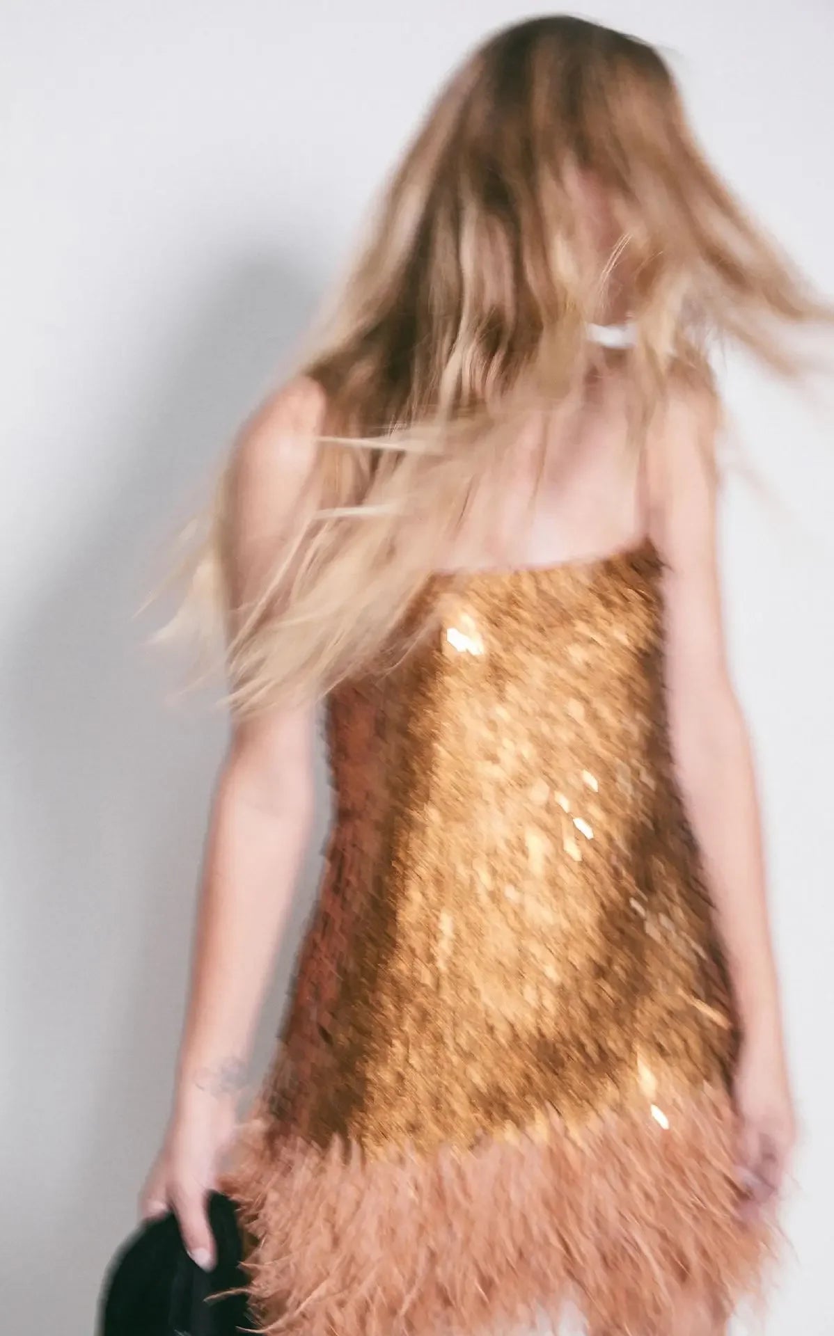 VESTITO PAILLETTES E PIUME