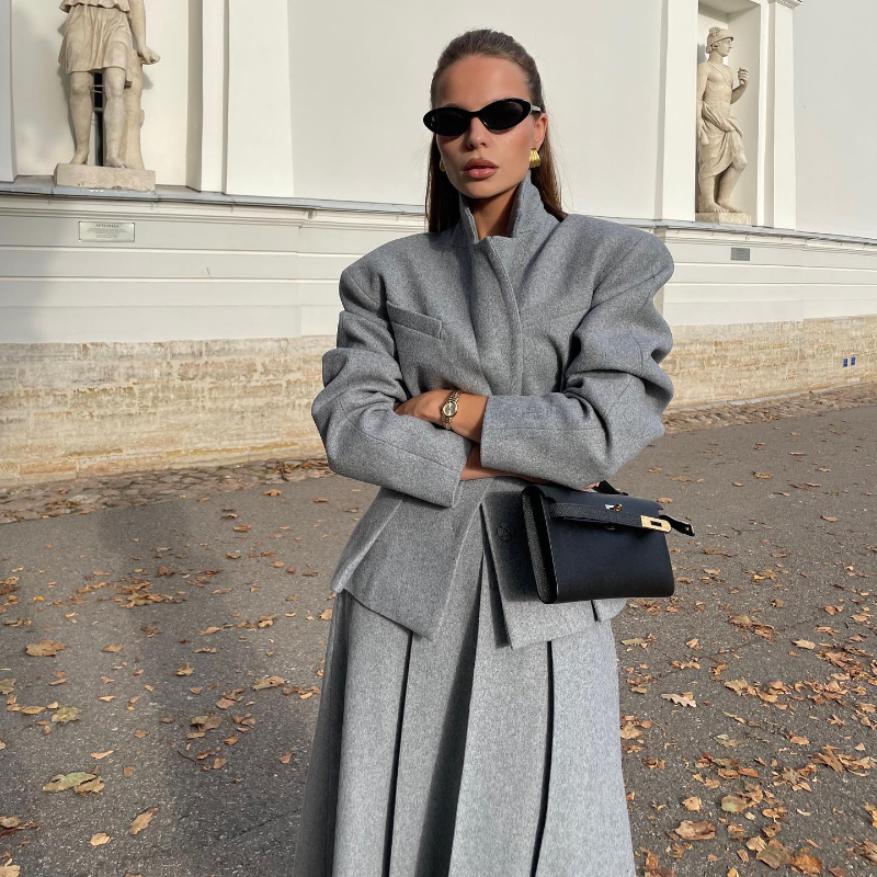 BLAZER AND SKIRT COORDINATED SET