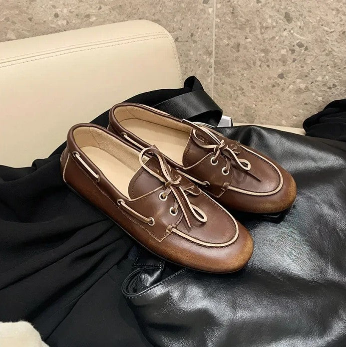 SCARPE BASSE CON LACCI