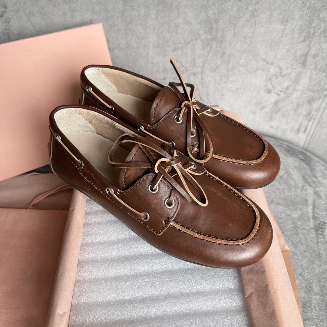 SCARPE BASSE CON LACCI