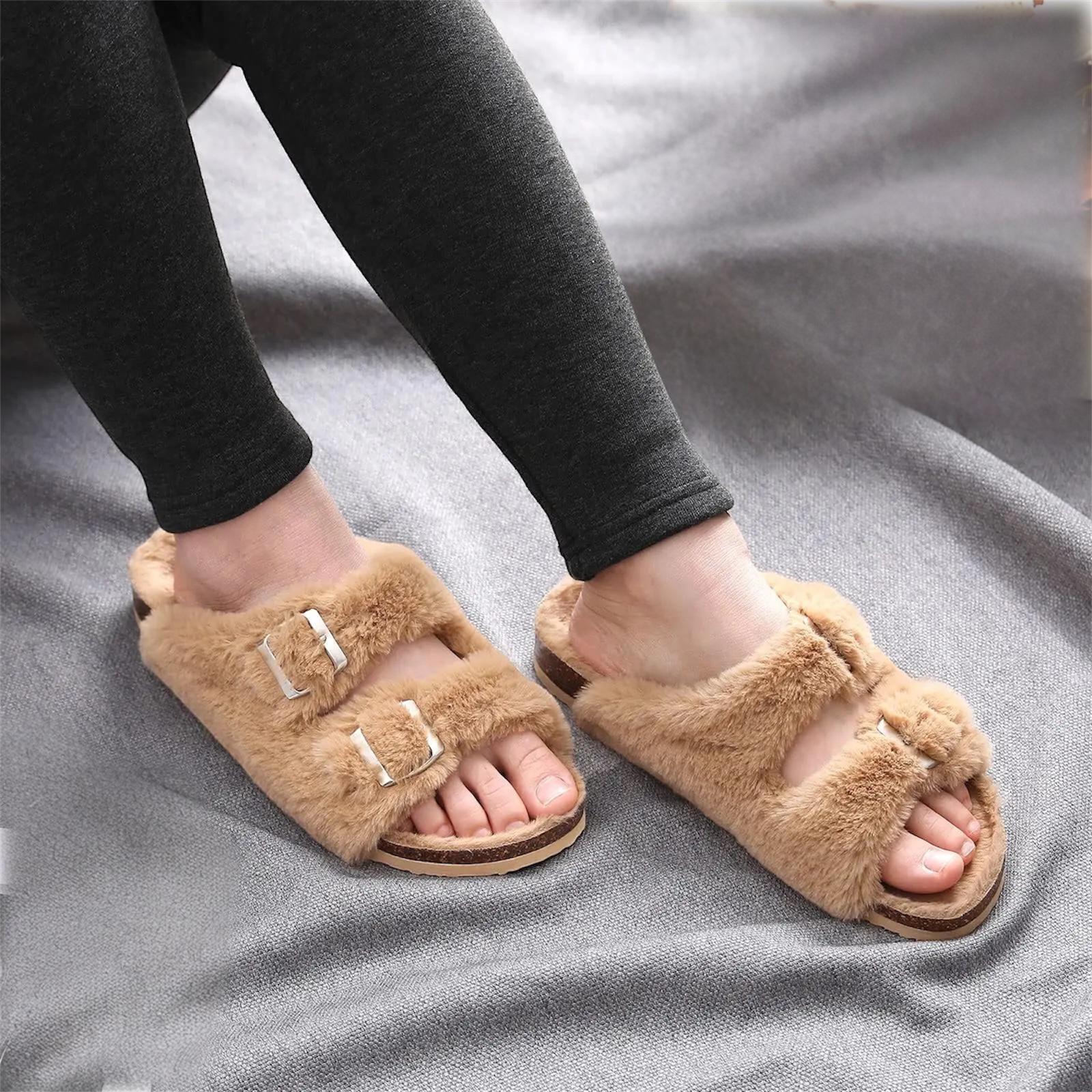 PANTOFOLE ECOPELLICCIA CON FIBBIE