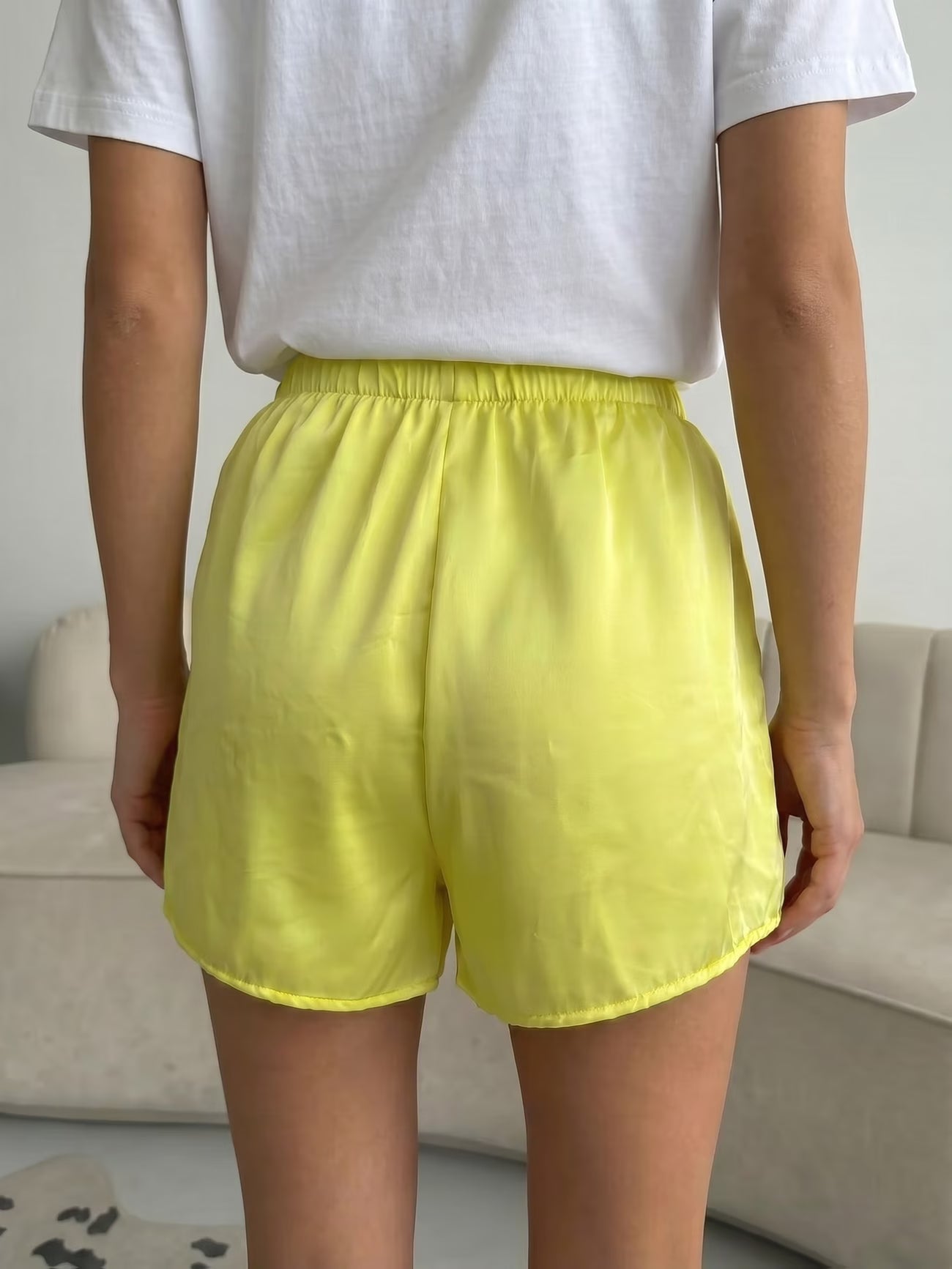 SHORTS IN RASO CON PIZZO