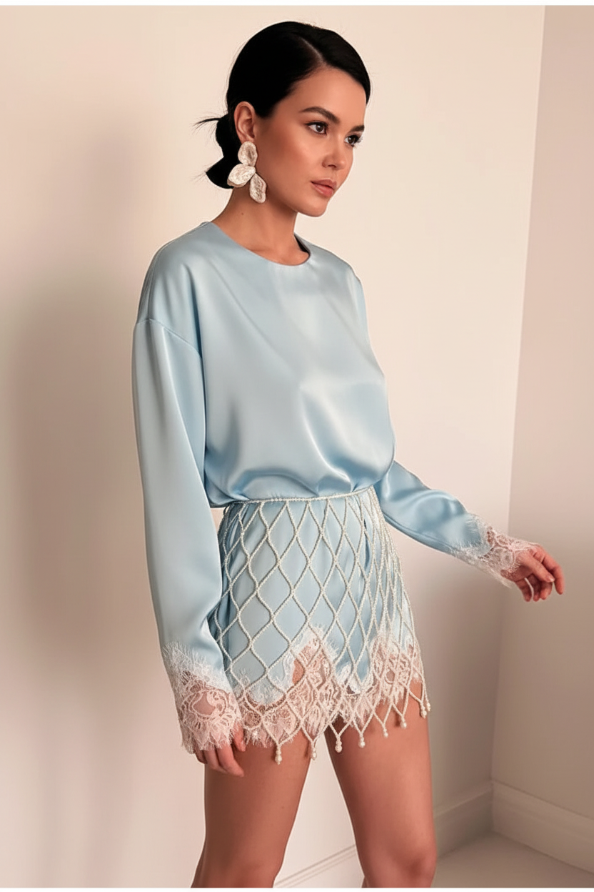 ABITO SATINATO CON PIZZO E PERLE