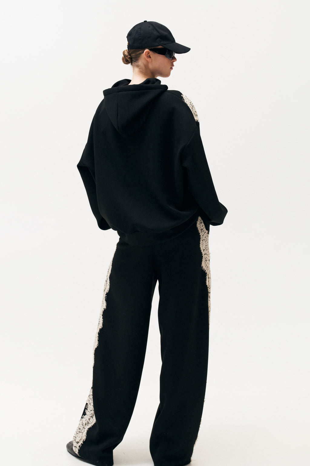 PANTALONE JOGGER CON PIZZO by Lumina