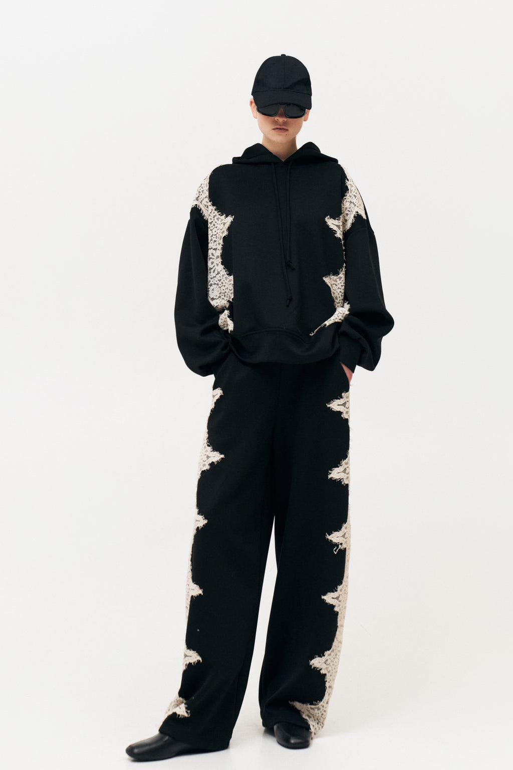 PANTALONE JOGGER CON PIZZO by Lumina