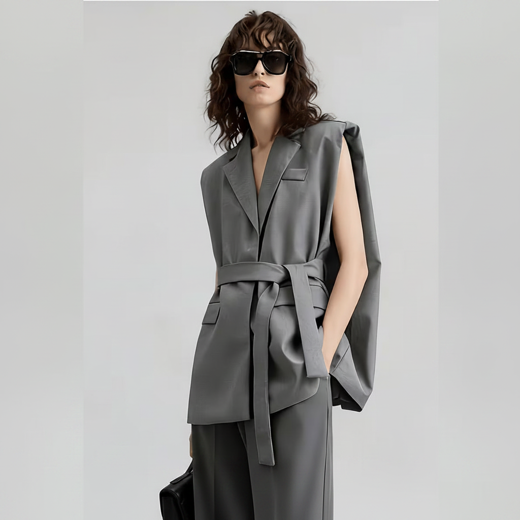 Gilet grigio modella front 1:1