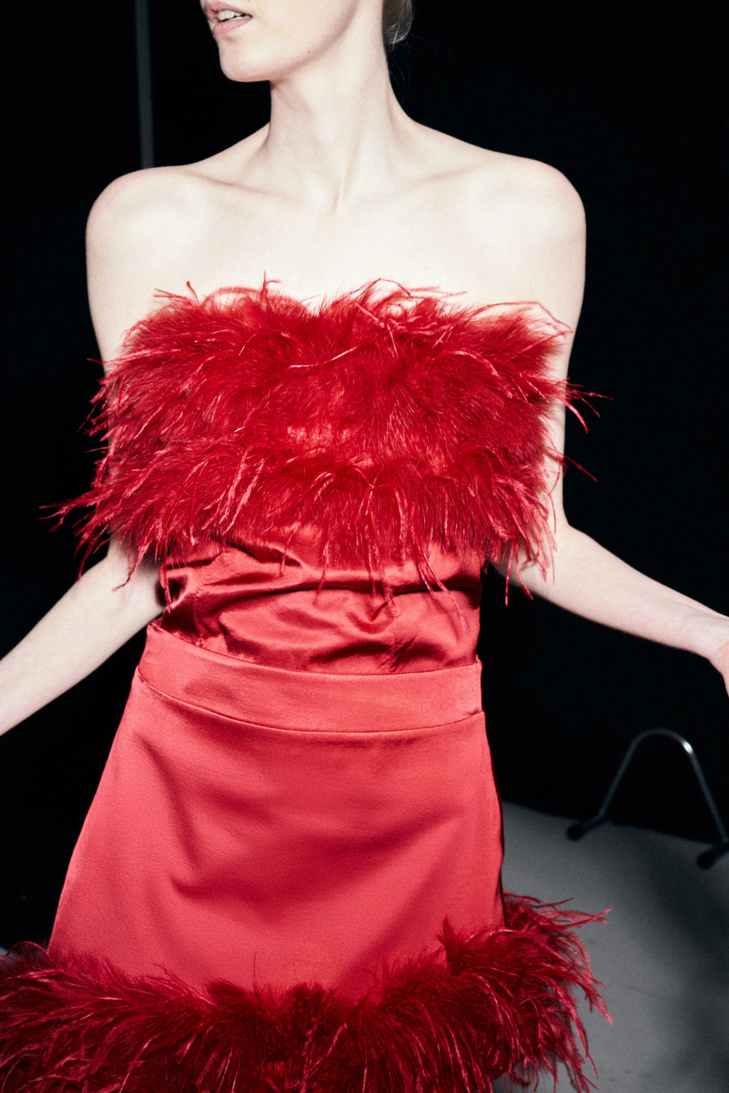 GONNA SATINATA CON PIUME BY LUMINA