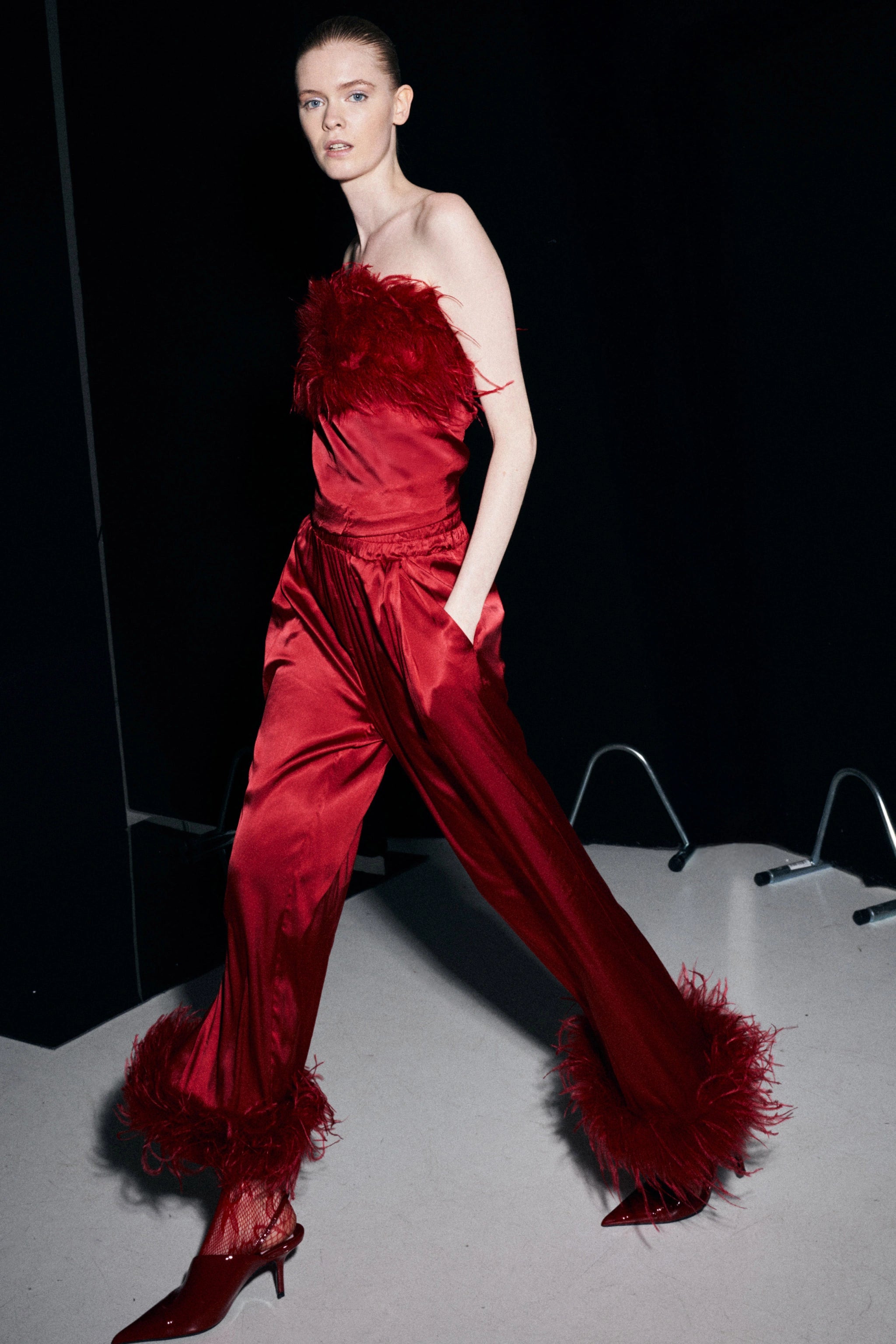 TOP SATINATO CON PIUME BY LUMINA